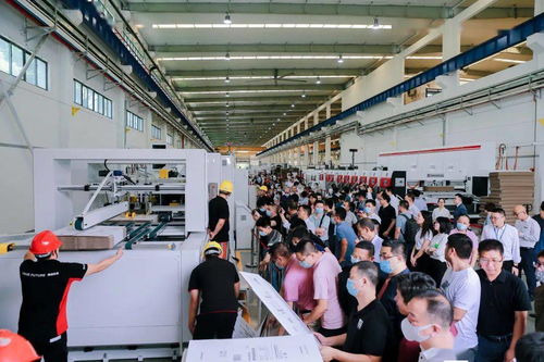 東方精工廿五載風(fēng)華正茂，十載上市再啟新程——工廠開放日揭秘三款全新聯(lián)線產(chǎn)品，體驗(yàn)拓展共繪智造藍(lán)圖